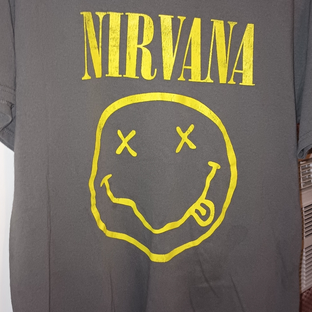 NIRVANA Gray and Yellow Smiley Face Short Sleeve Tee